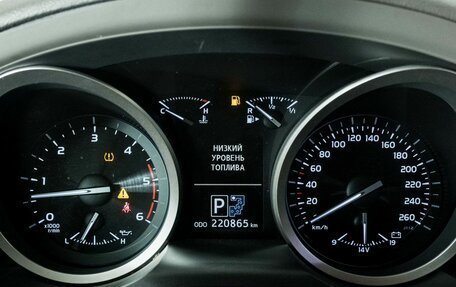 Toyota Land Cruiser 200, 2015 год, 4 150 000 рублей, 10 фотография