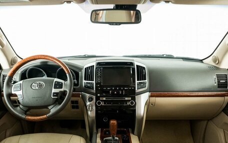 Toyota Land Cruiser 200, 2015 год, 4 150 000 рублей, 7 фотография