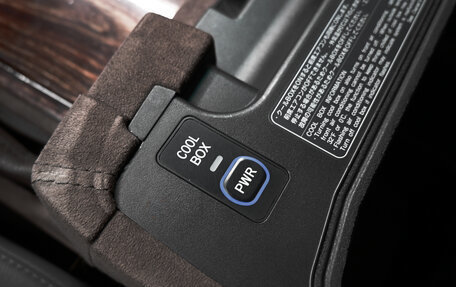 Toyota Land Cruiser 200, 2008 год, 2 695 000 рублей, 30 фотография