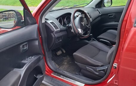 Mitsubishi Outlander III рестайлинг 3, 2011 год, 1 000 000 рублей, 5 фотография