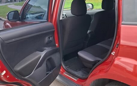 Mitsubishi Outlander III рестайлинг 3, 2011 год, 1 000 000 рублей, 9 фотография