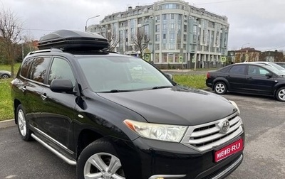 Toyota Highlander III, 2013 год, 2 100 000 рублей, 1 фотография
