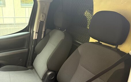 Peugeot Partner II рестайлинг 2, 2020 год, 1 980 000 рублей, 13 фотография