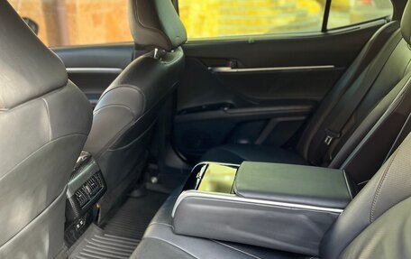 Toyota Camry, 2019 год, 2 750 000 рублей, 7 фотография