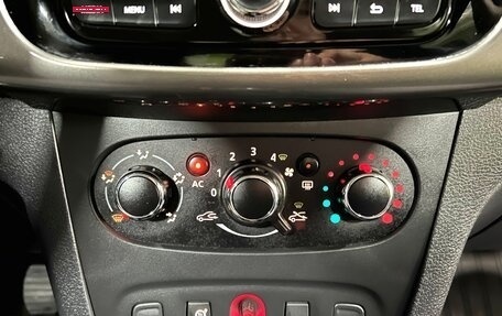 Renault Sandero II рестайлинг, 2015 год, 810 000 рублей, 17 фотография