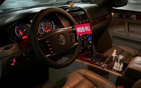 Volkswagen Touareg III, 2005 год, 715 000 рублей, 5 фотография