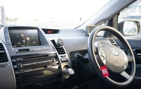 Toyota Prius, 2010 год, 900 000 рублей, 5 фотография