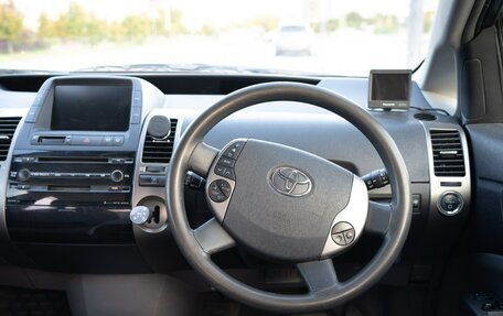 Toyota Prius, 2010 год, 900 000 рублей, 11 фотография