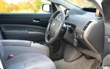 Toyota Prius, 2010 год, 900 000 рублей, 13 фотография