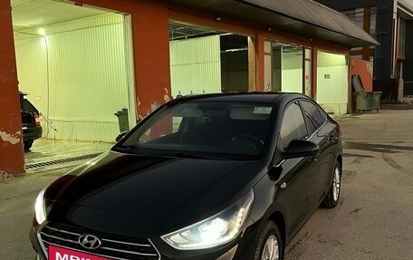 Hyundai Solaris II рестайлинг, 2018 год, 1 300 000 рублей, 10 фотография
