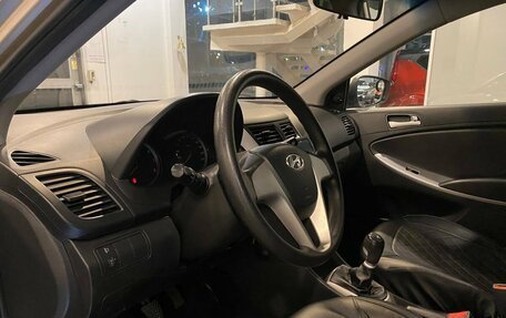 Hyundai Solaris II рестайлинг, 2011 год, 546 000 рублей, 23 фотография