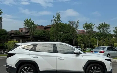 Hyundai Tucson, 2022 год, 2 300 000 рублей, 4 фотография