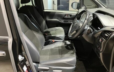 Toyota Noah III, 2021 год, 2 290 007 рублей, 11 фотография