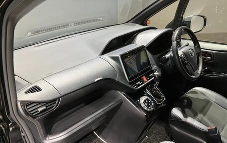 Toyota Noah III, 2021 год, 2 290 007 рублей, 13 фотография