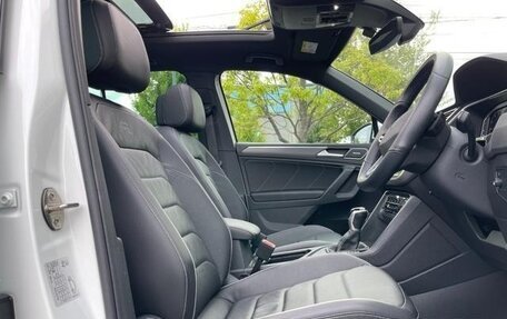 Volkswagen Tiguan II, 2021 год, 1 905 000 рублей, 9 фотография