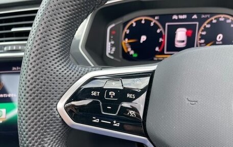 Volkswagen Tiguan II, 2021 год, 1 905 000 рублей, 13 фотография