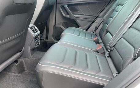 Volkswagen Tiguan II, 2021 год, 1 905 000 рублей, 21 фотография