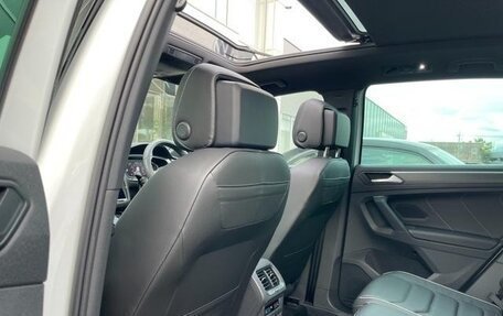 Volkswagen Tiguan II, 2021 год, 1 905 000 рублей, 24 фотография