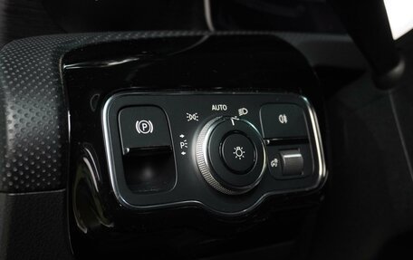 Mercedes-Benz CLA, 2019 год, 3 049 000 рублей, 15 фотография