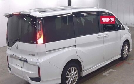 Honda Stepwgn IV, 2019 год, 1 900 000 рублей, 4 фотография