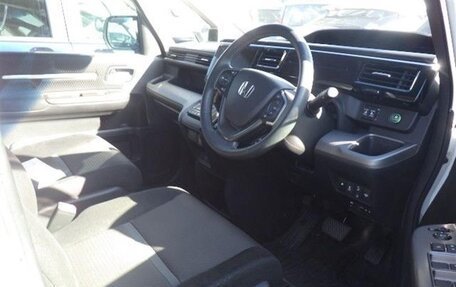 Honda Stepwgn IV, 2019 год, 1 900 000 рублей, 11 фотография