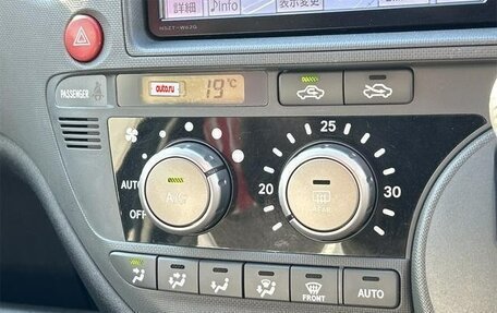 Toyota Sienta I, 2012 год, 748 000 рублей, 11 фотография