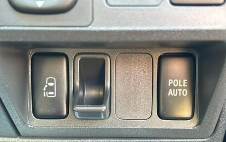 Toyota Sienta I, 2012 год, 748 000 рублей, 16 фотография