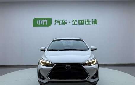 Toyota Yaris XP150 рестайлинг, 2021 год, 1 380 777 рублей, 3 фотография