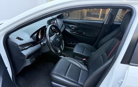 Toyota Yaris XP150 рестайлинг, 2021 год, 1 380 777 рублей, 10 фотография