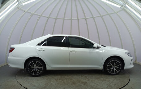 Toyota Camry, 2017 год, 2 170 000 рублей, 5 фотография