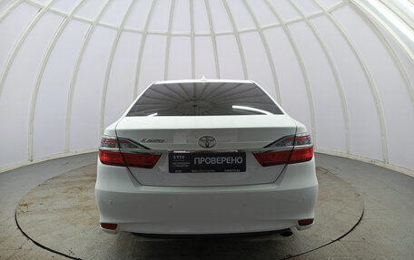 Toyota Camry, 2017 год, 2 170 000 рублей, 7 фотография