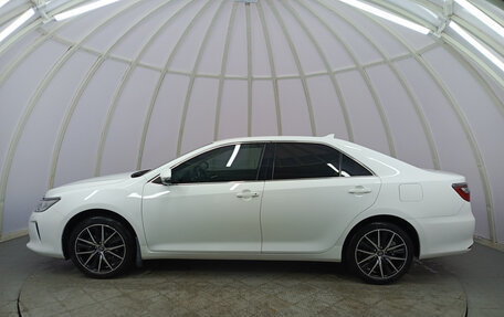 Toyota Camry, 2017 год, 2 170 000 рублей, 10 фотография