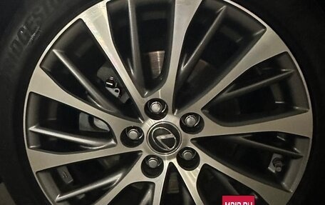 Lexus ES VII, 2019 год, 3 600 000 рублей, 18 фотография