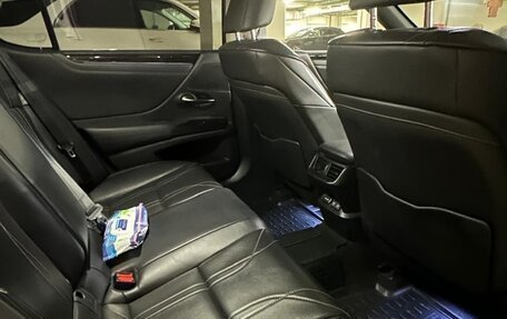 Lexus ES VII, 2019 год, 3 600 000 рублей, 24 фотография