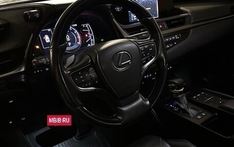 Lexus ES VII, 2019 год, 3 600 000 рублей, 23 фотография