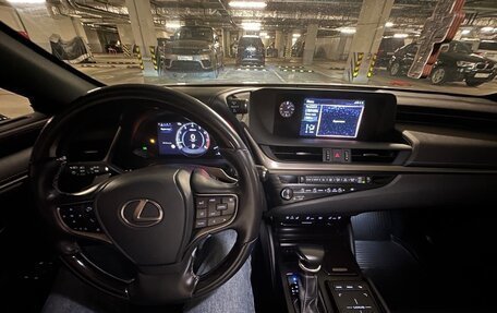 Lexus ES VII, 2019 год, 3 600 000 рублей, 21 фотография