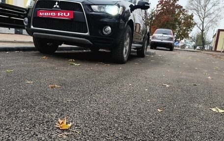 Mitsubishi Outlander III рестайлинг 3, 2012 год, 1 170 000 рублей, 4 фотография