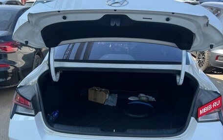 Hyundai Elantra, 2021 год, 2 600 000 рублей, 9 фотография