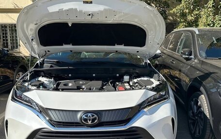 Toyota Harrier, 2022 год, 3 999 000 рублей, 12 фотография