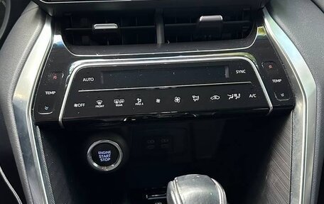 Toyota Harrier, 2022 год, 3 999 000 рублей, 20 фотография