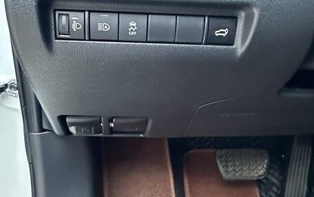 Toyota Harrier, 2022 год, 3 999 000 рублей, 26 фотография