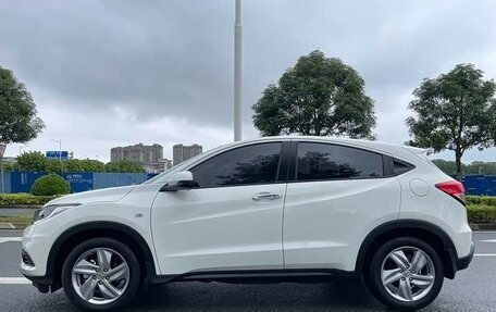 Honda Vezel, 2021 год, 1 750 000 рублей, 8 фотография