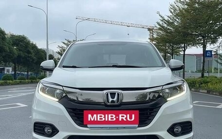 Honda Vezel, 2021 год, 1 750 000 рублей, 2 фотография