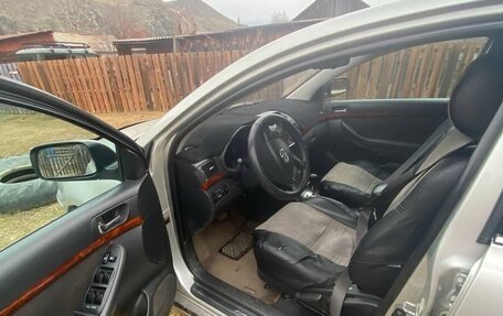 Toyota Avensis III рестайлинг, 2006 год, 650 000 рублей, 8 фотография