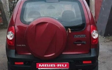 Chevrolet Niva I рестайлинг, 2010 год, 550 000 рублей, 4 фотография