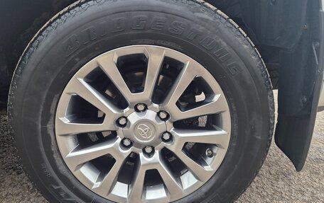 Toyota Land Cruiser Prado 150 рестайлинг 2, 2019 год, 5 500 000 рублей, 10 фотография