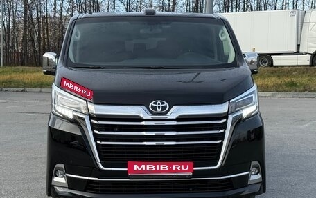 Toyota HiAce H300, 2021 год, 6 580 000 рублей, 1 фотография