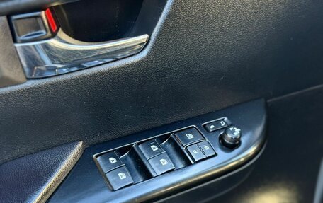 Toyota Hilux VIII, 2015 год, 2 415 000 рублей, 17 фотография