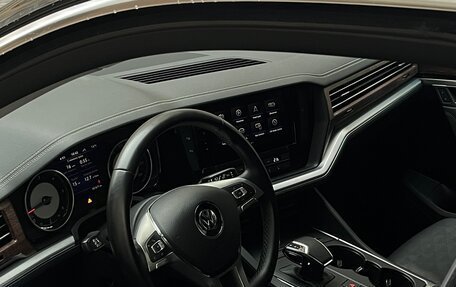 Volkswagen Touareg III, 2020 год, 4 700 000 рублей, 24 фотография