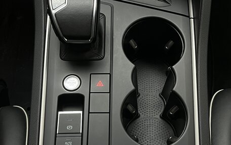 Volkswagen Touareg III, 2020 год, 4 700 000 рублей, 26 фотография